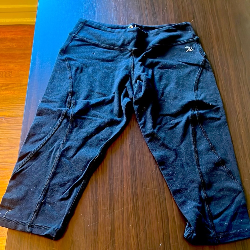 KOS USA capris size small